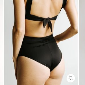 Londre The High-Waisted Bottom (M)